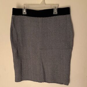 Elle Black and White Zigzag Pencil Skirt